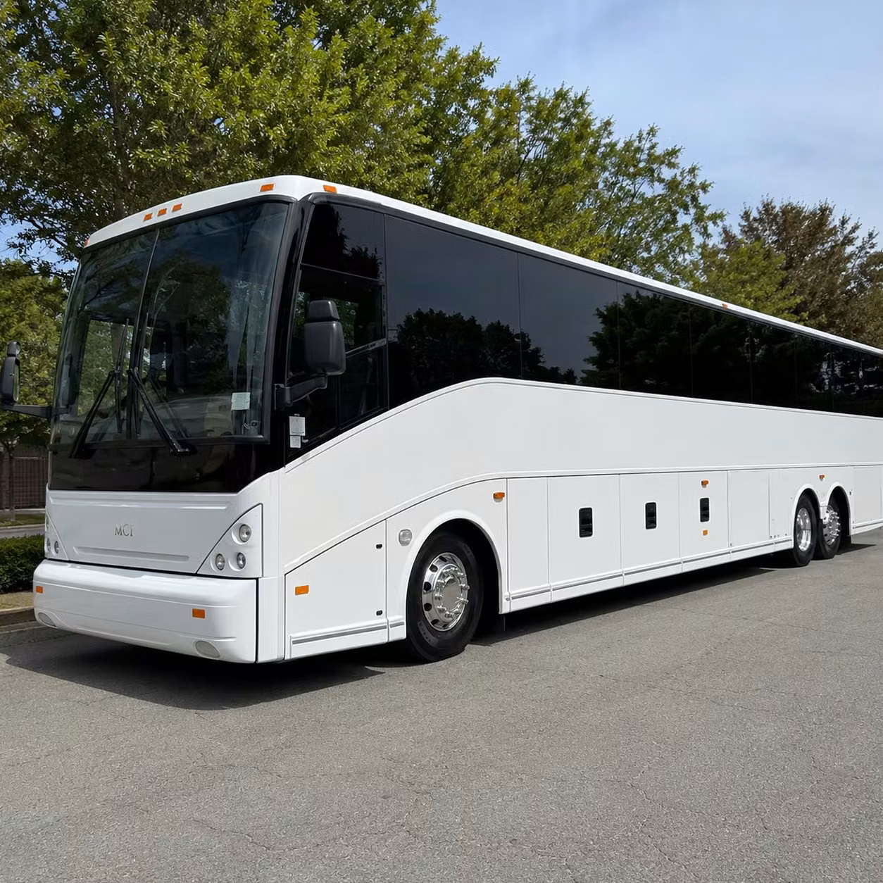 arlington employee shuttle services along i 30 and the entertainment district corridor