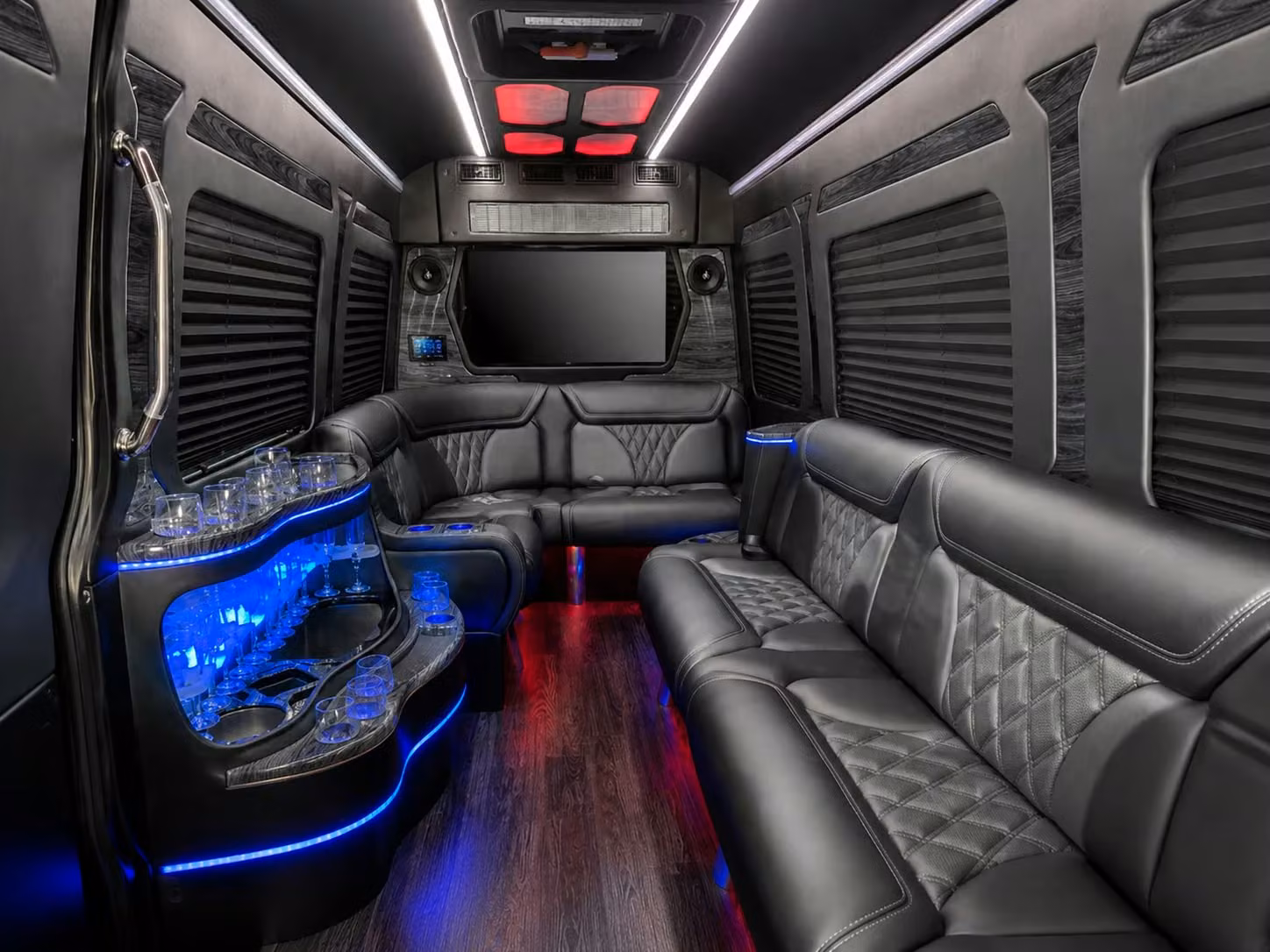 coachbusarlington com makes it possible to book airport transfers and event shuttles for arlington employees