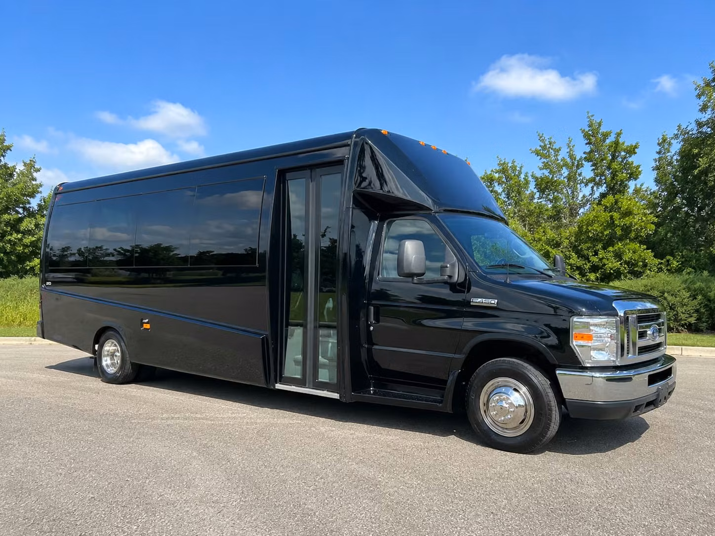 minibus rentals for smaller arlington prom groups on a budget